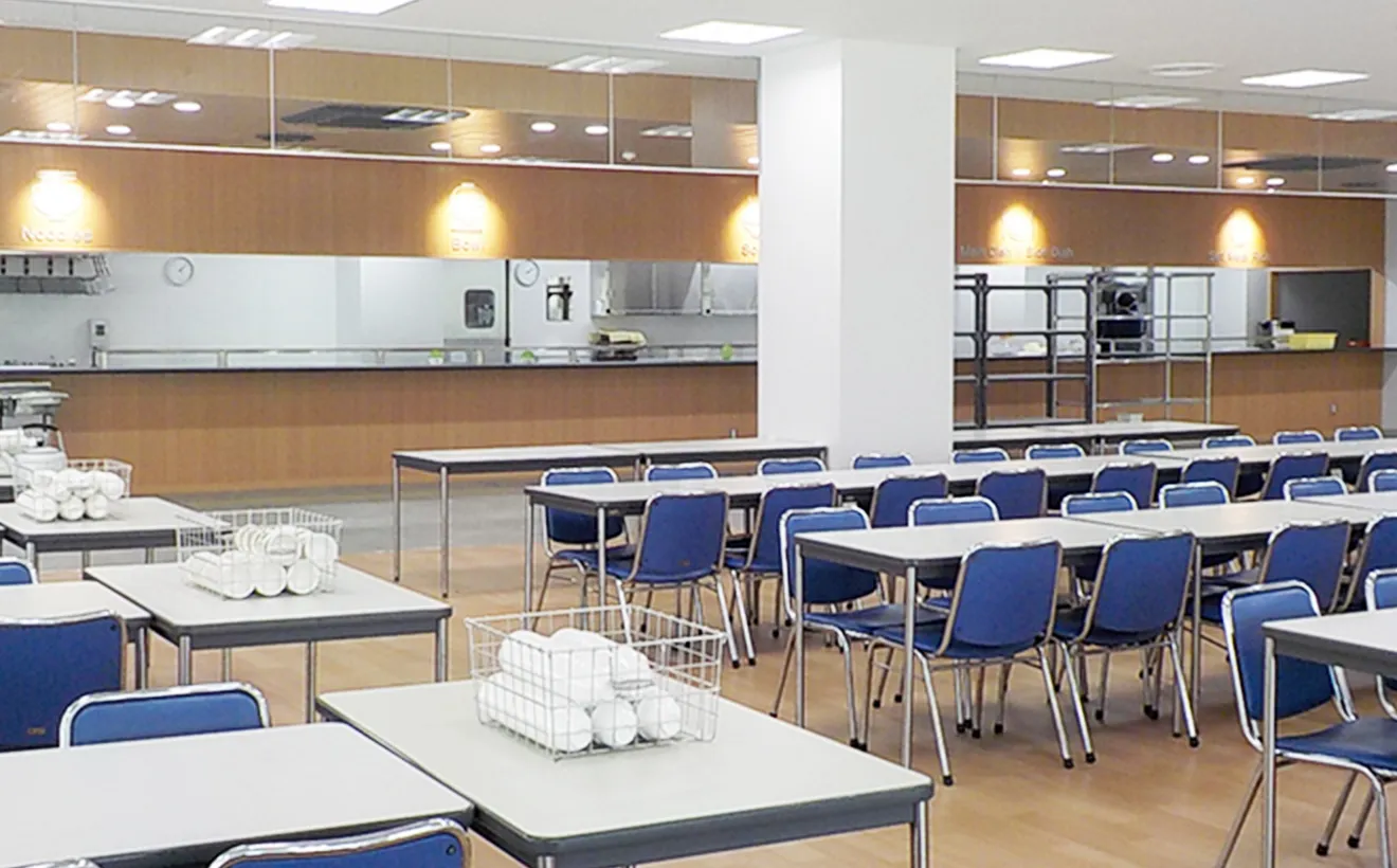 愛知県警察学校の厚生棟の食堂の写真