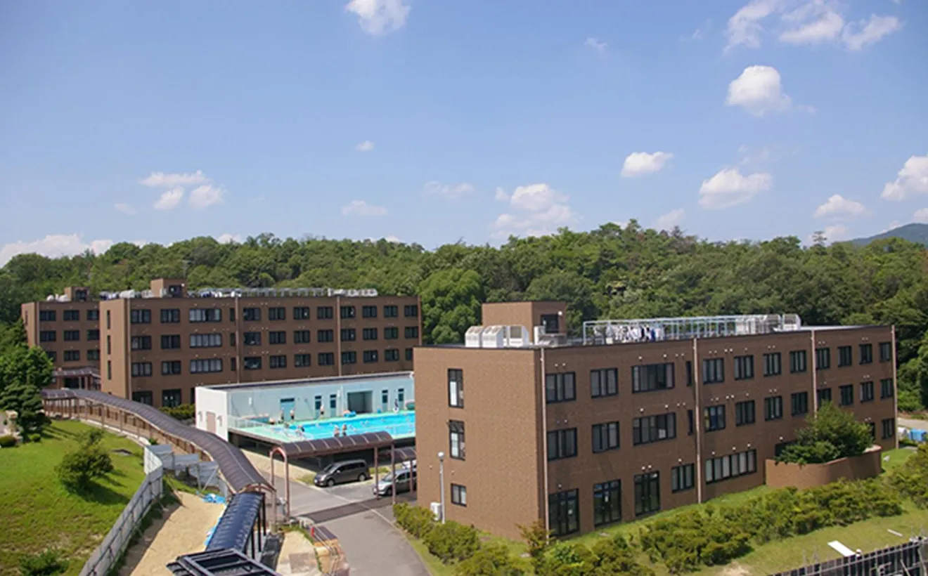 愛知県警察学校 若竹寮を外から見た写真