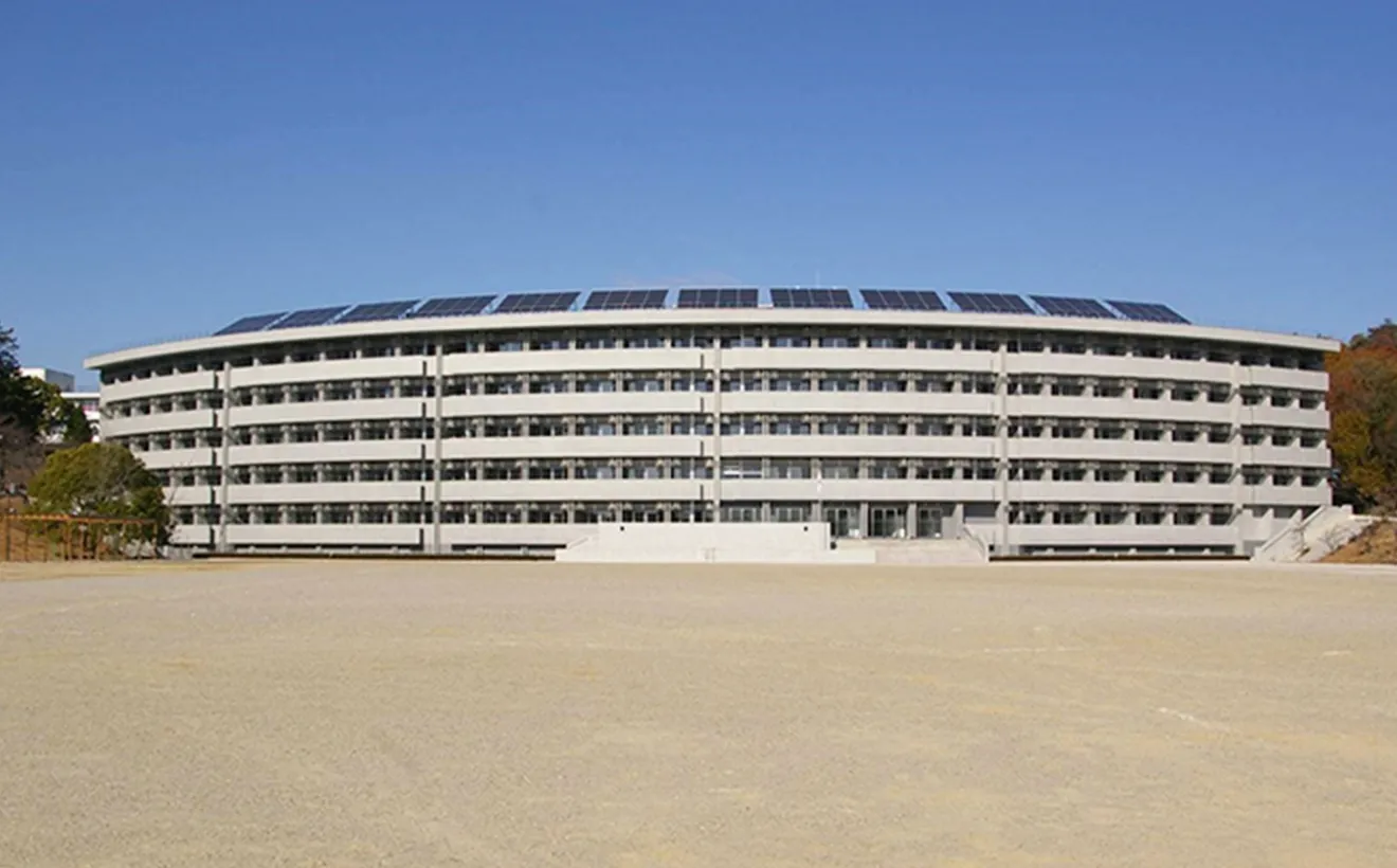 愛知県警察学校 春日寮を裏から見た写真