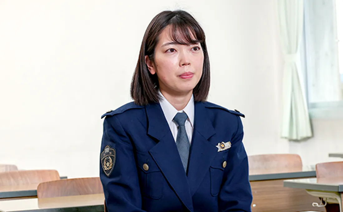 Y.K.が真剣に話を聞いている様子